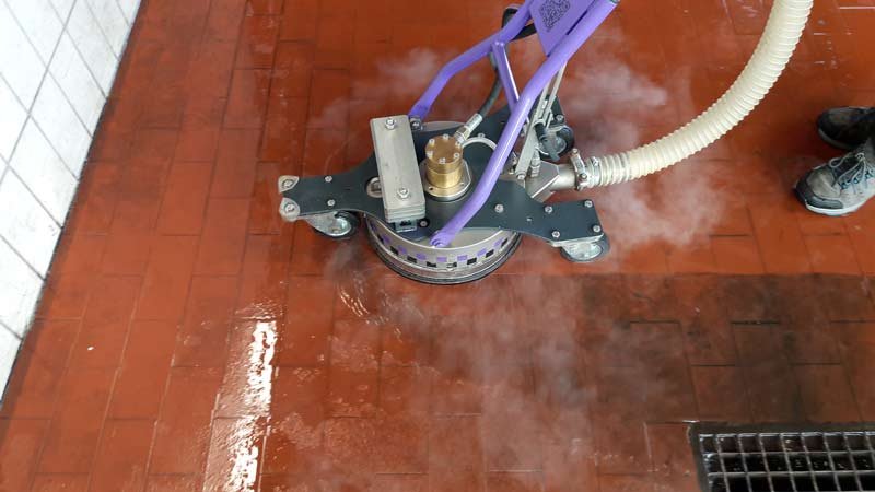 Pflastersteinreinigung in Freiburg für saubere Außenflächen